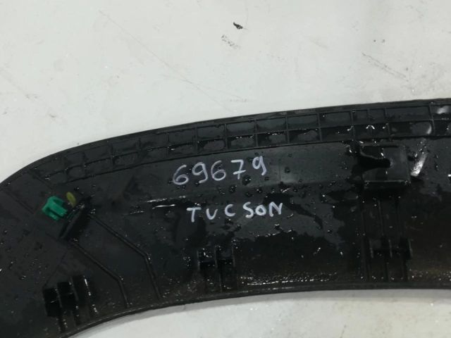 bontott HYUNDAI TUCSON II Jobb első Sárvédő Szélesítő