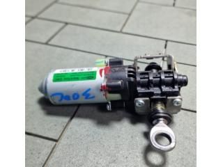 bontott HYUNDAI TUCSON II Jobb első Ülés Állító Motor