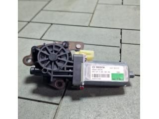 bontott HYUNDAI TUCSON II Jobb első Ülés Állító Motor