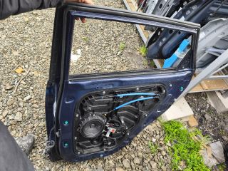 bontott HYUNDAI TUCSON II Jobb hátsó Ajtó (Részeivel)