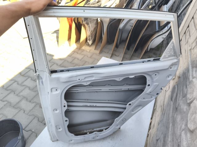 bontott HYUNDAI TUCSON II Jobb hátsó Ajtó (Üres lemez)