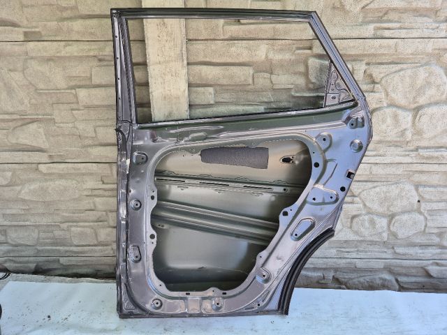 bontott HYUNDAI TUCSON II Jobb hátsó Ajtó (Üres lemez)