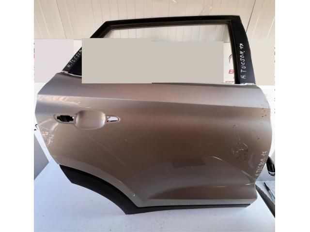 bontott HYUNDAI TUCSON II Jobb hátsó Ajtó (Üres lemez)