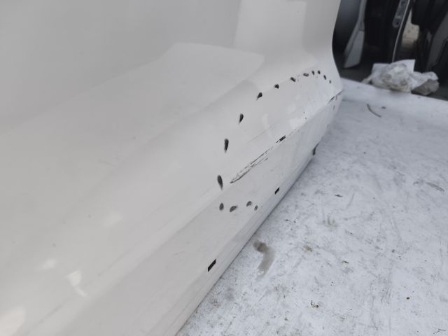 bontott HYUNDAI TUCSON II Jobb hátsó Ajtó (Üres lemez)