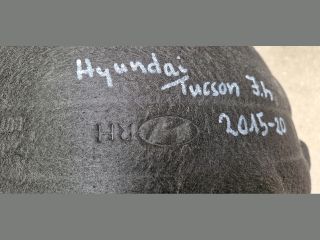 bontott HYUNDAI TUCSON II Jobb hátsó Hátsó Dobbetét (Kerékjárati, Műanyag)