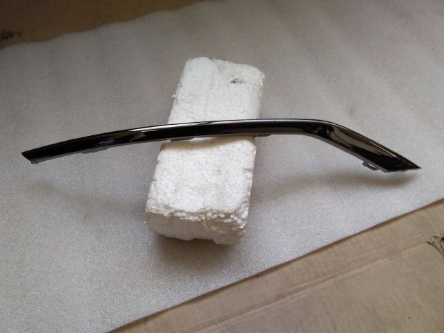 bontott HYUNDAI TUCSON II Jobb hátsó Lökhárító Díszléc