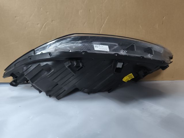 bontott HYUNDAI TUCSON II Jobb Ledes Fényszóró