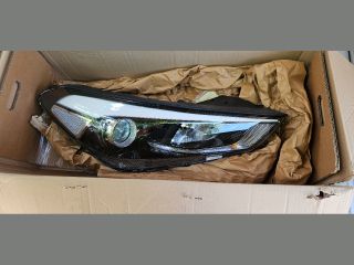 bontott HYUNDAI TUCSON II Jobb Ledes Fényszóró