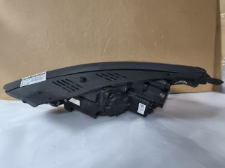 bontott HYUNDAI TUCSON II Jobb Ledes Fényszóró