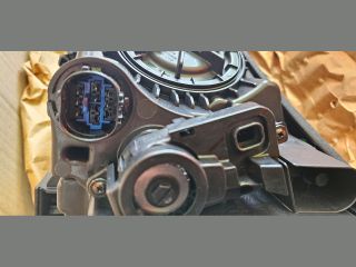 bontott HYUNDAI TUCSON II Jobb Ledes Fényszóró