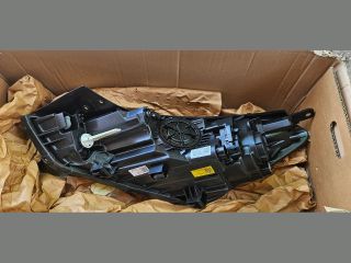 bontott HYUNDAI TUCSON II Jobb Ledes Fényszóró