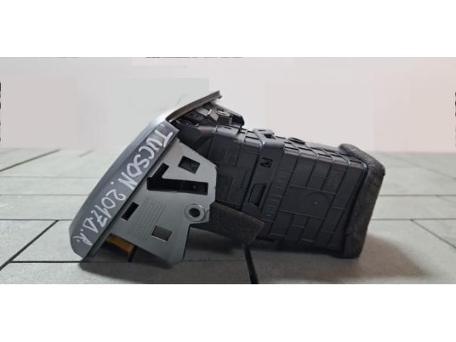 bontott HYUNDAI TUCSON II Jobb Szellőző