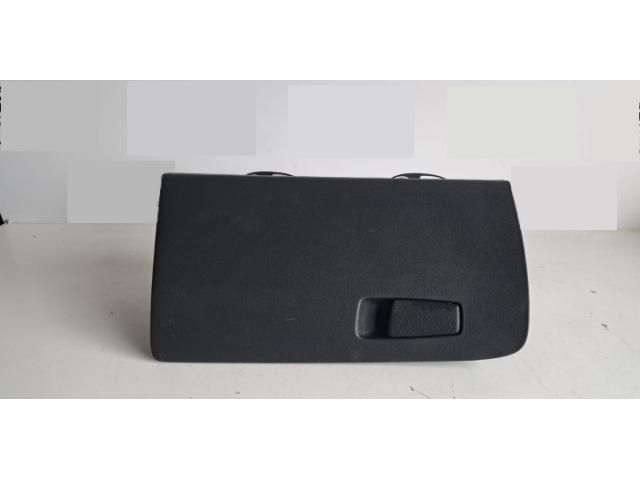 bontott HYUNDAI TUCSON II Kesztyűtartó