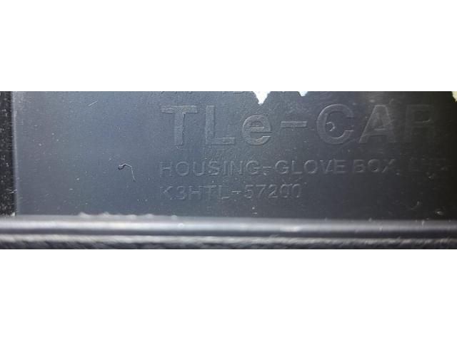 bontott HYUNDAI TUCSON II Kesztyűtartó