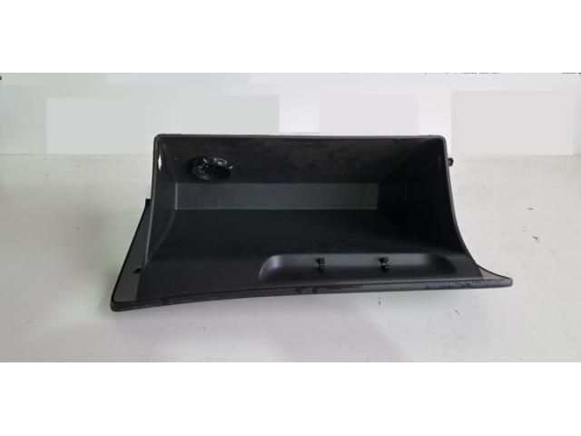 bontott HYUNDAI TUCSON II Kesztyűtartó