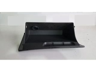 bontott HYUNDAI TUCSON II Kesztyűtartó