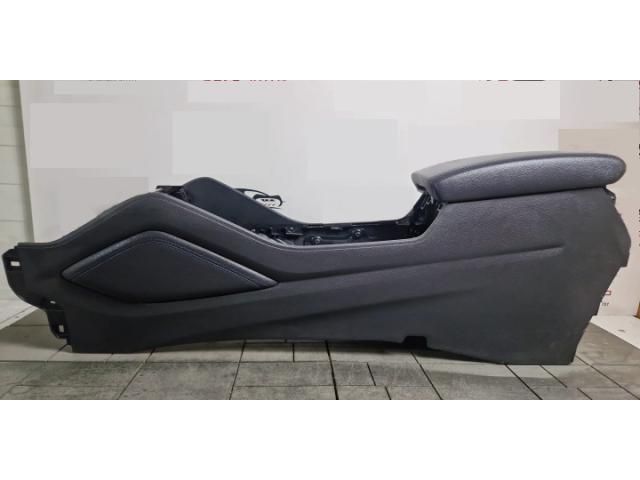 bontott HYUNDAI TUCSON II Könyöklő