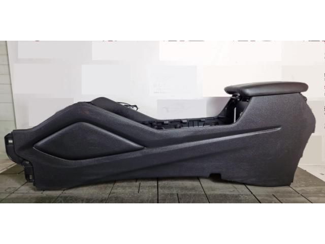 bontott HYUNDAI TUCSON II Könyöklő