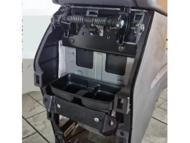 bontott HYUNDAI TUCSON II Könyöklő