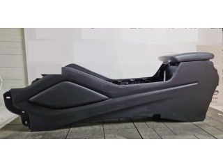 bontott HYUNDAI TUCSON II Könyöklő