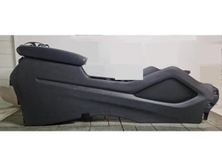 bontott HYUNDAI TUCSON II Könyöklő