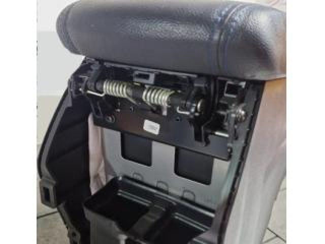 bontott HYUNDAI TUCSON II Könyöklő