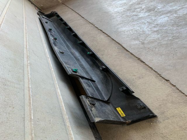 bontott HYUNDAI TUCSON II Küszöb Burkolat