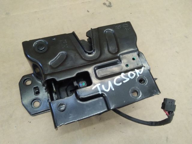 bontott HYUNDAI TUCSON II Motorháztető Zárszerkezet