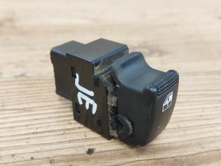 bontott HYUNDAI TUCSON Jobb első Ablakemelő Kapcsoló