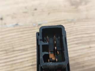 bontott HYUNDAI TUCSON Jobb első Ablakemelő Kapcsoló