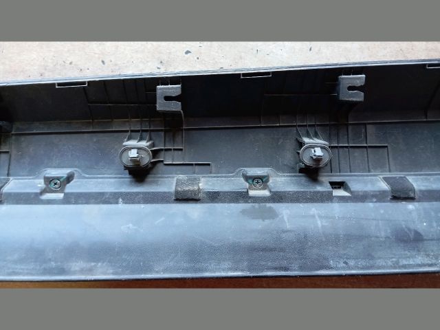 bontott HYUNDAI TUCSON Jobb első Ajtó Díszléc