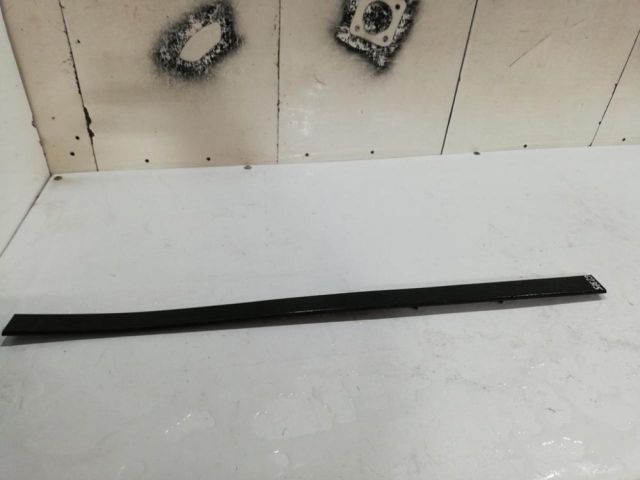 bontott HYUNDAI TUCSON Jobb első Ajtó Díszléc