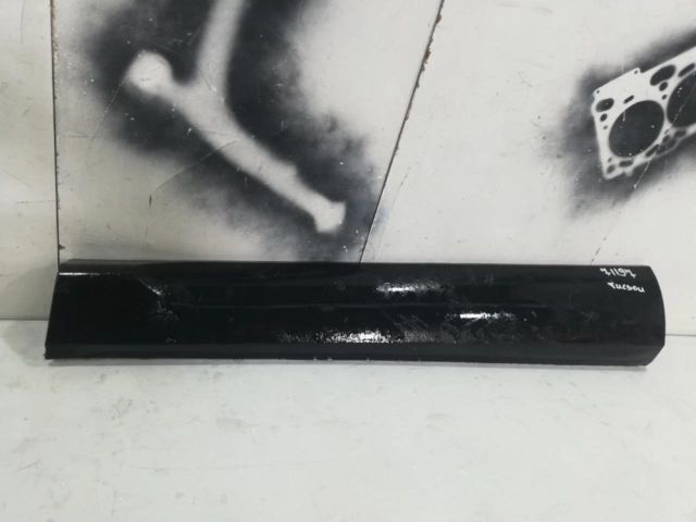 bontott HYUNDAI TUCSON Jobb első Ajtó Díszléc