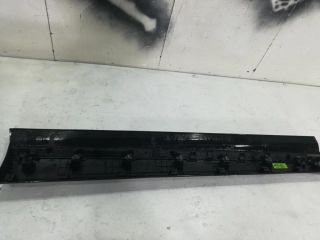 bontott HYUNDAI TUCSON Jobb első Ajtó Díszléc