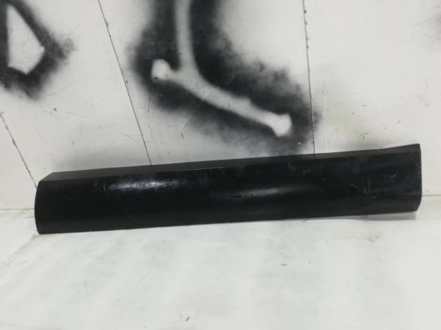 bontott HYUNDAI TUCSON Jobb első Ajtó Díszléc