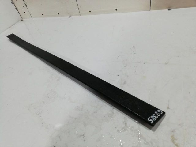 bontott HYUNDAI TUCSON Jobb első Ajtó Díszléc