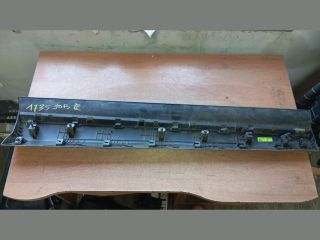 bontott HYUNDAI TUCSON Jobb első Ajtó Díszléc