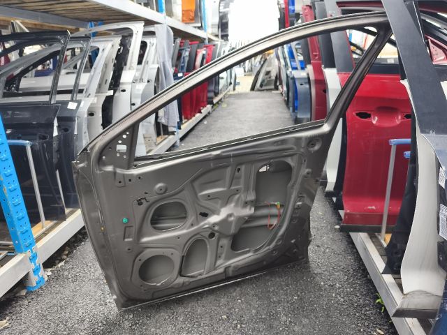 bontott HYUNDAI TUCSON Jobb első Ajtó (Üres lemez)