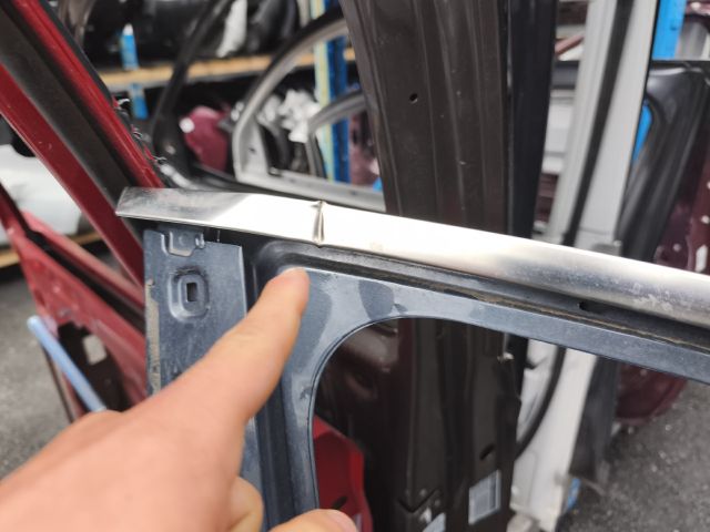 bontott HYUNDAI TUCSON Jobb első Ajtó (Üres lemez)