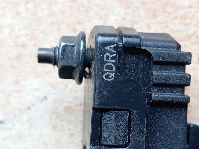 bontott HYUNDAI TUCSON Jobb első Ajtóhatároló