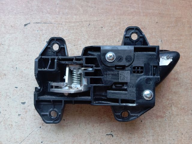 bontott HYUNDAI TUCSON Jobb első Belső Kilincs