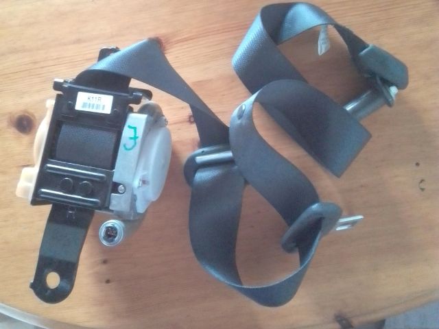 bontott HYUNDAI TUCSON Jobb első Biztonsági Öv