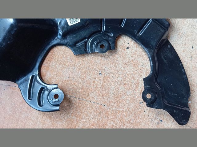 bontott HYUNDAI TUCSON Jobb első Fék Porvédő Lemez