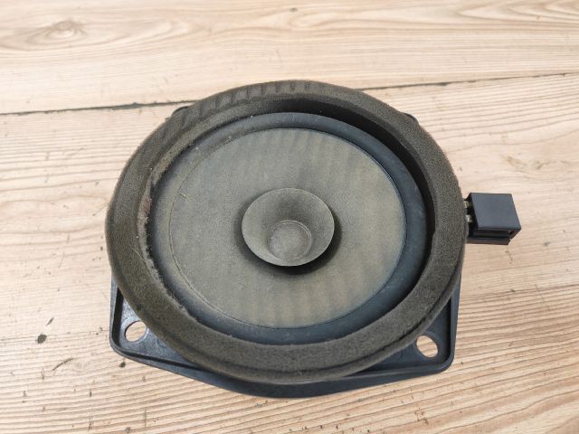 bontott HYUNDAI TUCSON Jobb első Hangszóró