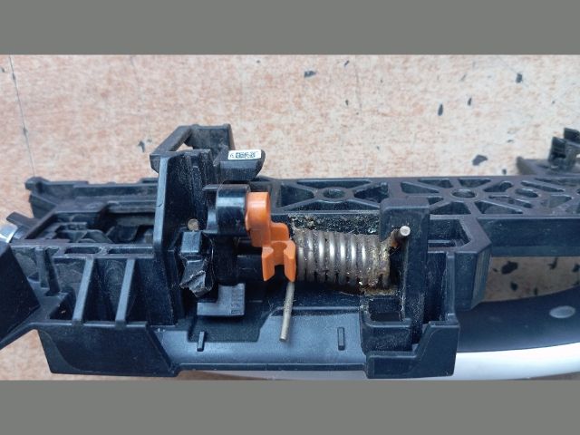 bontott HYUNDAI TUCSON Jobb első Külső Kilincs