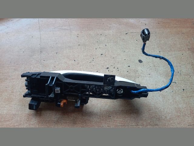 bontott HYUNDAI TUCSON Jobb első Külső Kilincs