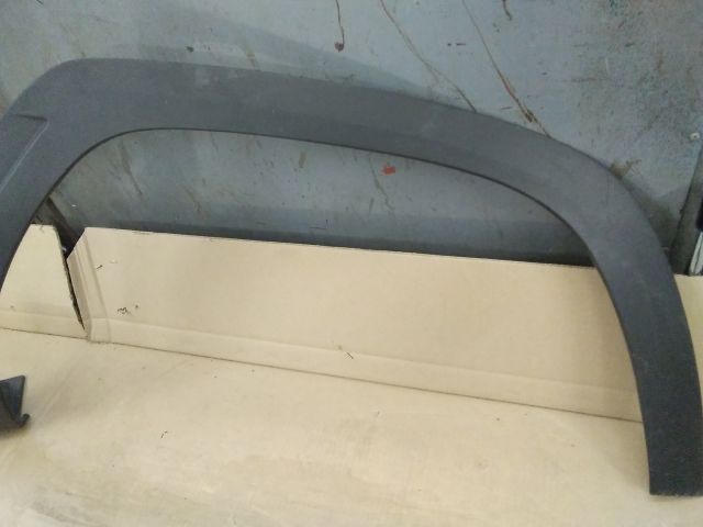 bontott HYUNDAI TUCSON Jobb első Sárvédő Díszléc