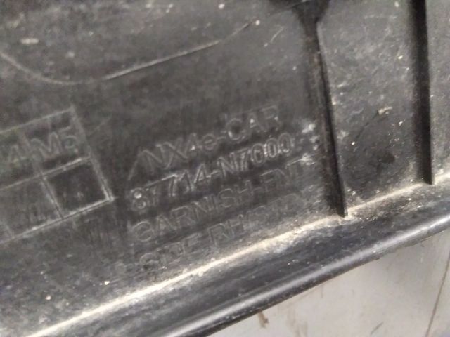 bontott HYUNDAI TUCSON Jobb első Sárvédő Díszléc