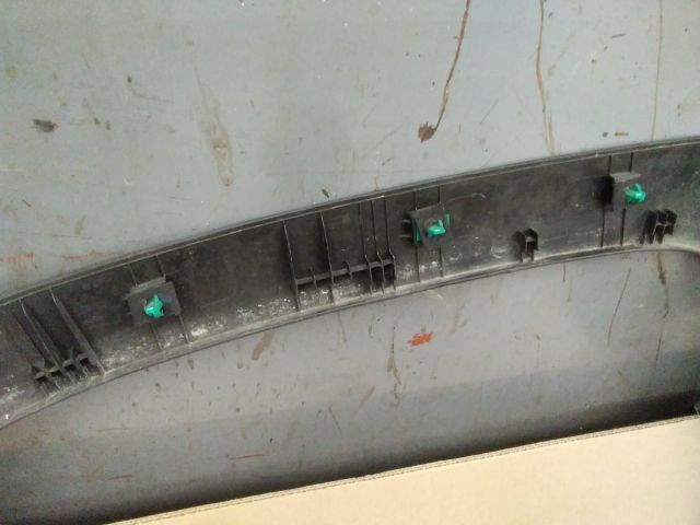 bontott HYUNDAI TUCSON Jobb első Sárvédő Díszléc