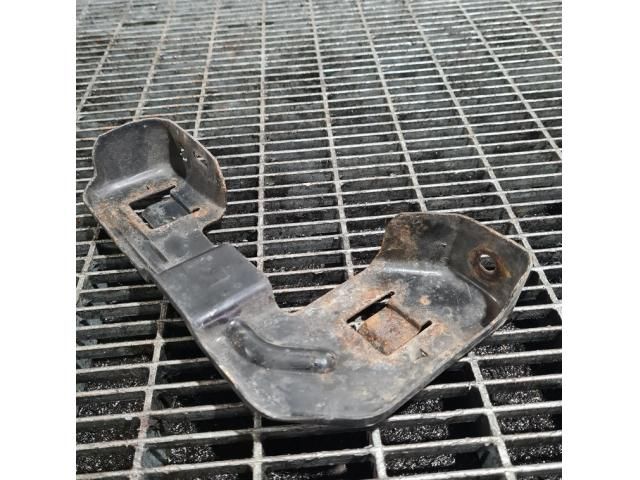 bontott HYUNDAI TUCSON Jobb Fényszóró Tartó